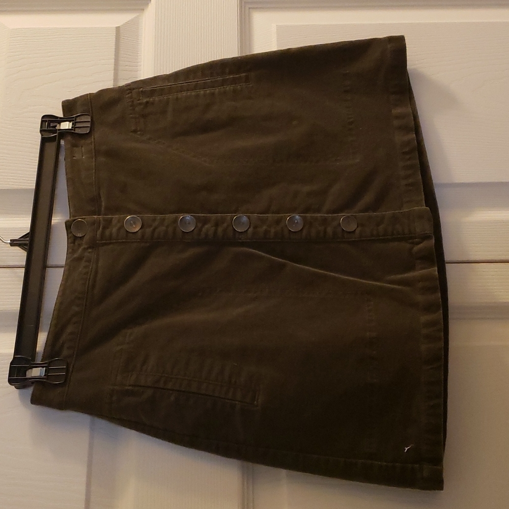 Deep forest green A-line mini skirt, super cute, sad to part with it!